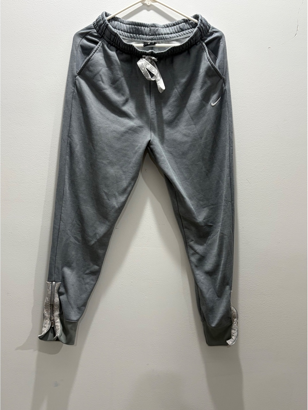 Nike Women’s Gray Jogger Sweatpants Size S Ankle Zip Logo Taping Drawstring